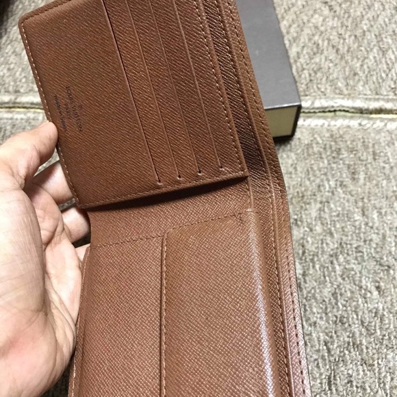 Authentic Louis Vuitton Mens Wallet Monogram - Picture 2 of 8